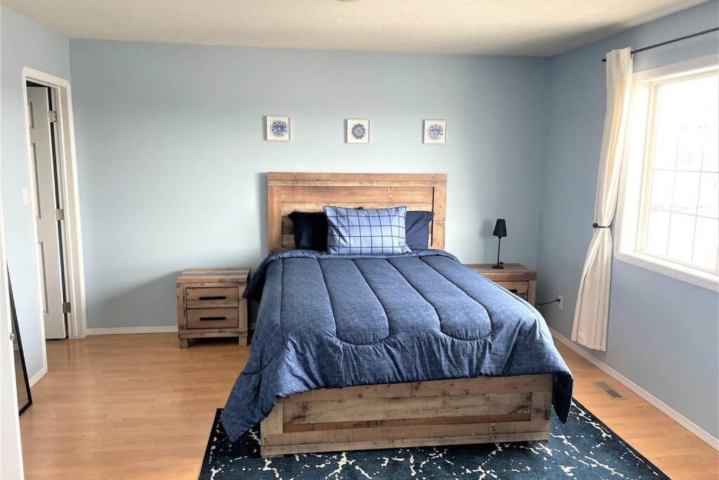 Spacious Duplex Camrose Exterior foto